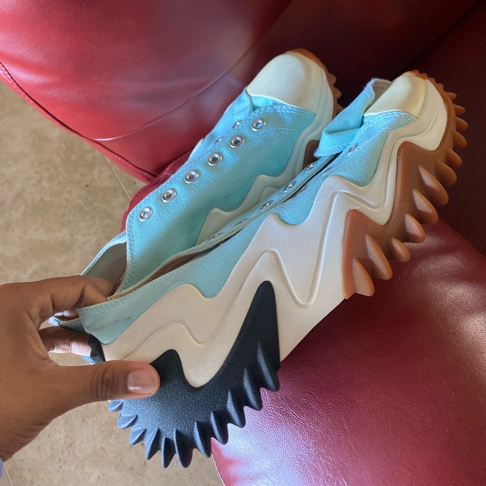 Converse run star motion